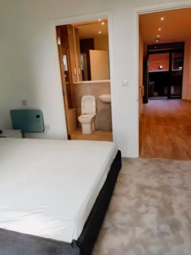 1 Bedroom Flat To Rent In Queen Street, Salford, M3