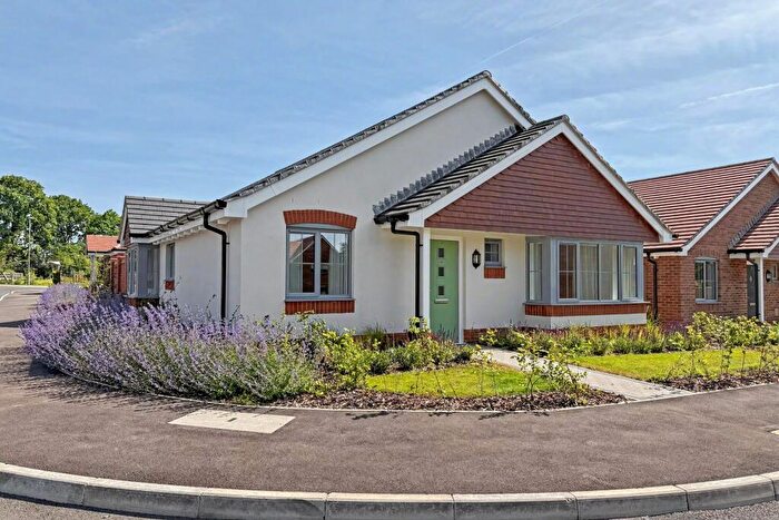 3 Bedroom Detached Bungalow For Sale In Alderholt, SP6