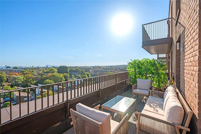 3 Bedroom Flat To Rent In Azores House, Clarence Avenue, London, SW4