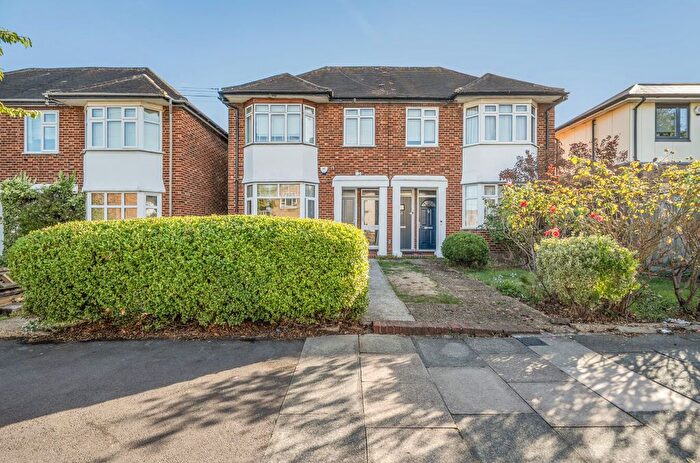 2 Bedroom Flat For Sale In Parkview Road, New Eltham, SE9