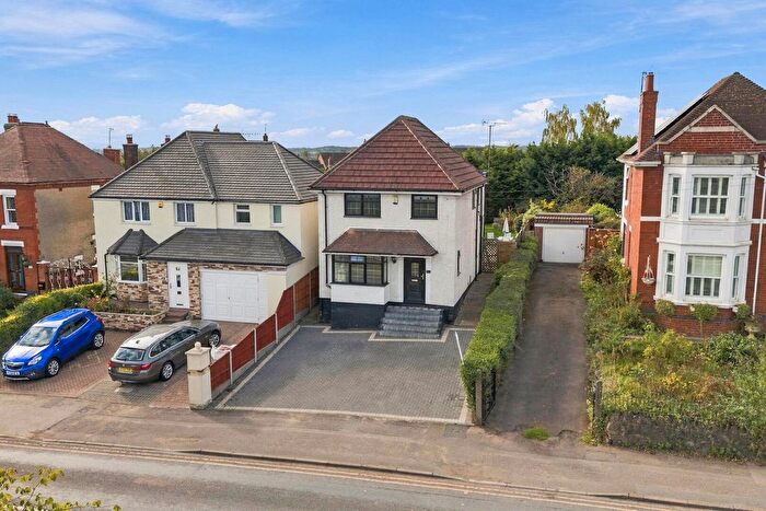 3 Bedroom Detached House For Sale In Tuttle Hill, Nuneaton, CV10