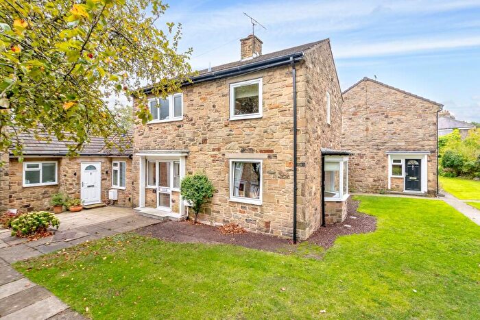3 Bedroom House For Sale In Williams Court, Beckwithshaw, Harrogate, HG3