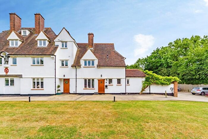 4 Bedroom Terraced House For Sale In Buckston Browne Gardens, Orpington, BR6