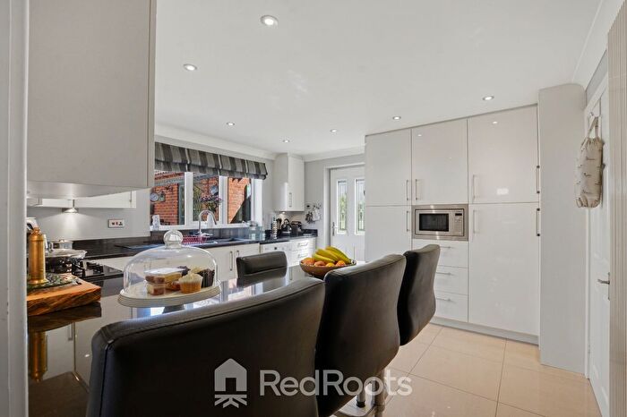 4 Bedroom Detached House For Sale In Fields Close, Epworth, Doncaster, Lincolnshire, DN9