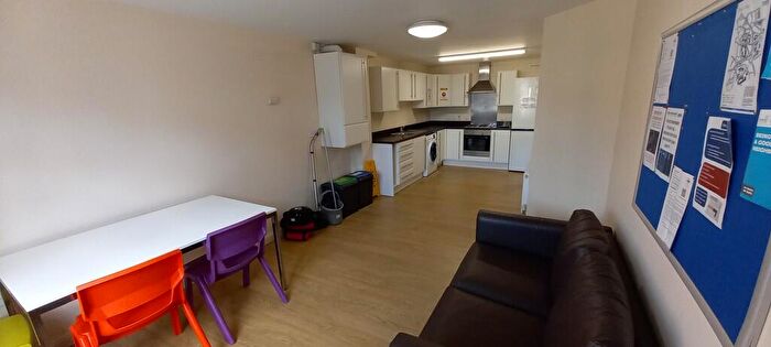 3 Bedroom Apartment To Rent In Hawkins Road Apt, CV5