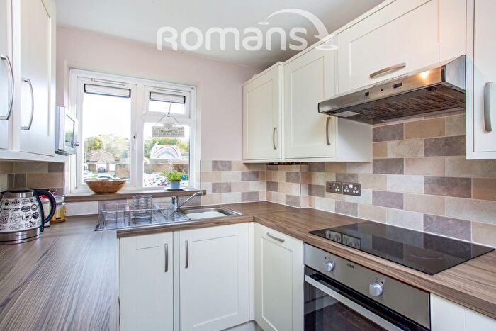 2 Bedroom Flat To Rent In Perry Oaks, Bracknell, RG12