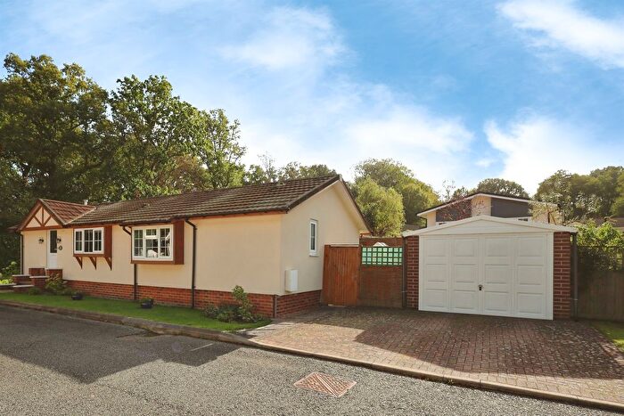 2 Bedroom Detached Bungalow For Sale In Fontridge Lane, Etchingham, TN19