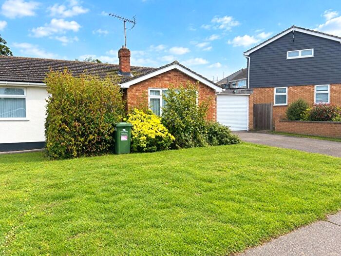 2 Bedroom Bungalow For Sale In Belchamps Road, Wickford, Essex, SS11