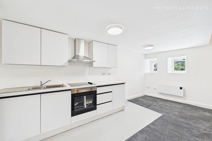 1 Bedroom Apartment To Rent In High Street, St. Neots, Cambridgeshire, PE19