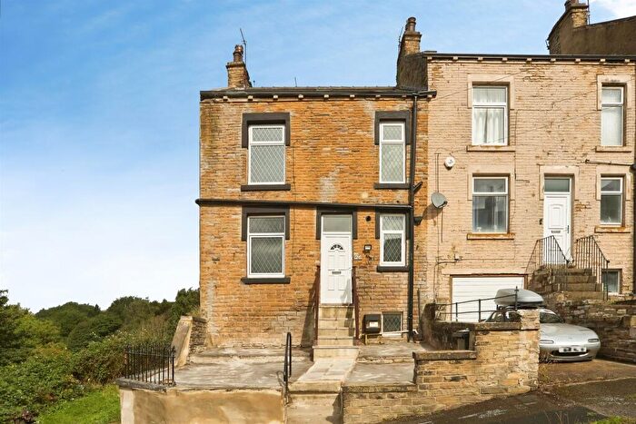 3 Bedroom End Of Terrace House For Sale In Oxford Road, Bradford, BD2