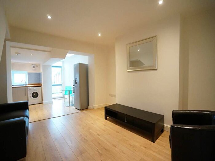 2 Bedroom House To Rent In Garth Road, Bangor, LL57