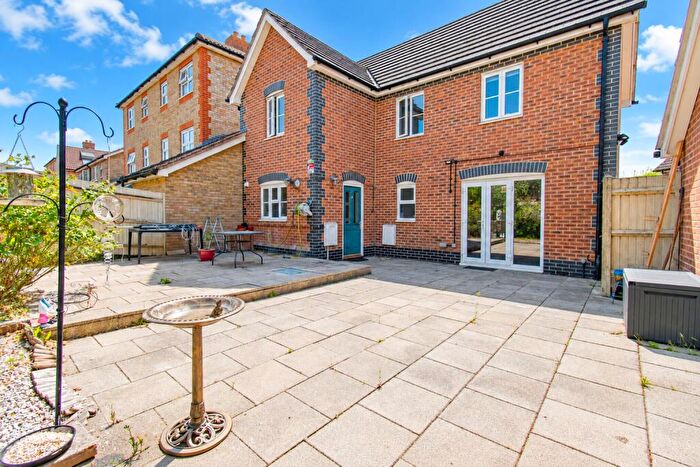 4 Bedroom Detached House For Sale In Claremont Crescent, Newbury, Berkshire, RG14