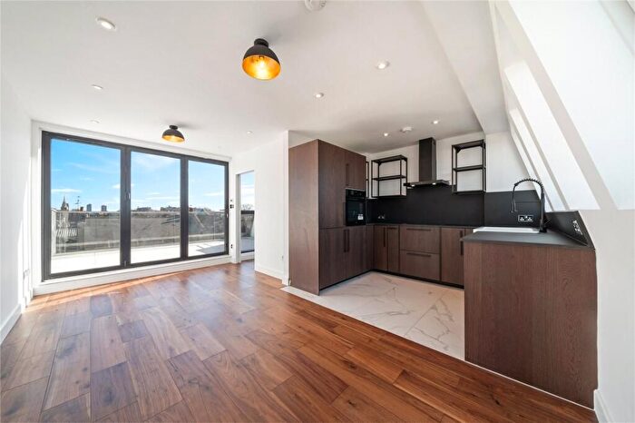 4 Bedroom Flat For Sale In Islington Park Mews, London, N1