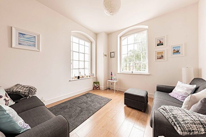 1 Bedroom Flat For Sale In Court Street, Faversham, ME13