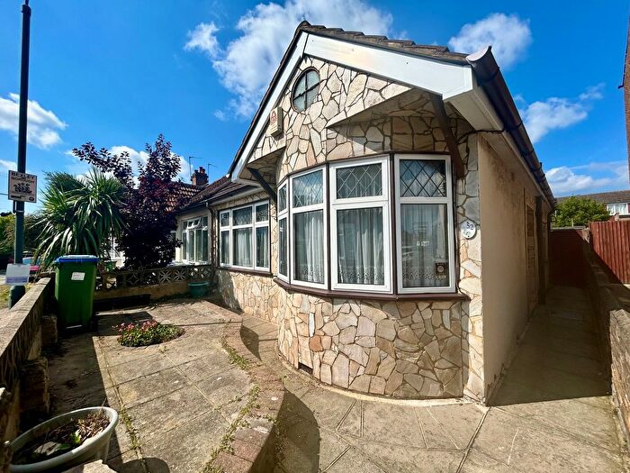 2 Bedroom Semi-Detached Bungalow For Sale In Harold Avenue, Belvedere, DA17