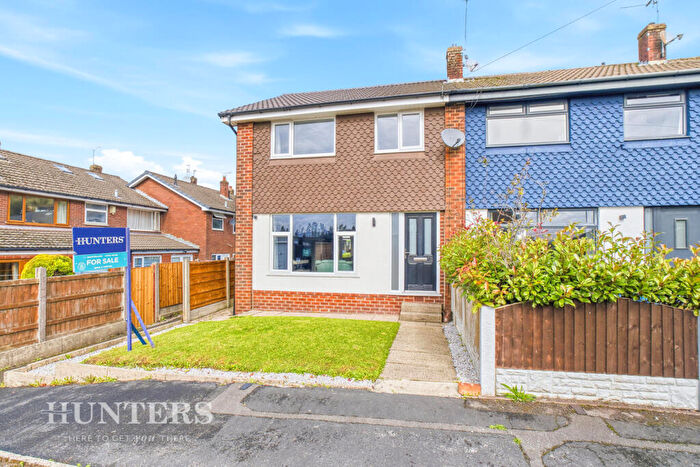 3 Bedroom End Of Terrace House For Sale In Ashbourne Close, Wardle, OL12