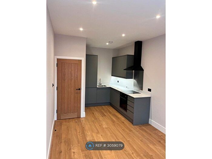 1 Bedroom Flat To Rent In Dallaway Gardens, East Grinstead, RH19