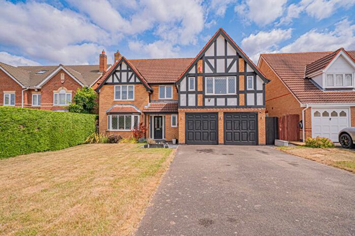5 Bedroom Detached House For Sale In Greenfield Avenue, Balsall Common, CV7