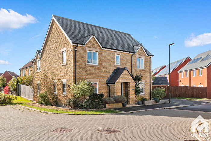 4 Bedroom Detached House For Sale In Hedgerow Close, Bishops Cleeve, Cheltenham, GL52