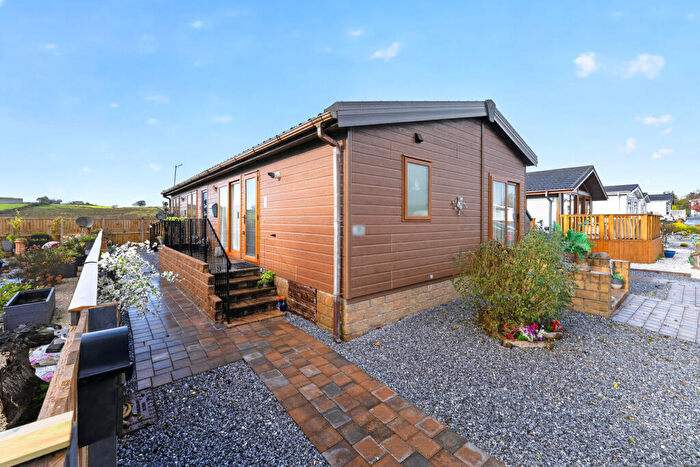 3 Bedroom Detached House For Sale In Lochlibo Road, Beith, KA15