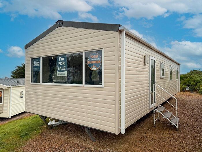 3 Bedroom Mobile/park Home For Sale In Lossiemouth, IV31