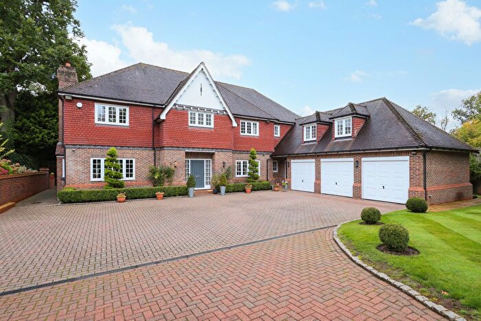 5 Bedroom Property To Rent In Percival Close, Oxshott, Leatherhead, Surrey, KT22