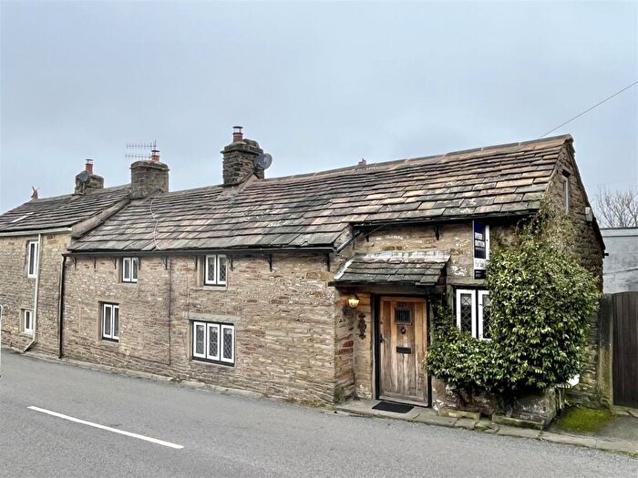 3 Bedroom Semi-Detached House For Sale In Padfield Main Road, Padfield, Glossop, SK13