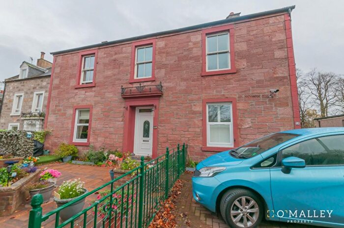 3 Bedroom Flat For Sale In Grange Road, Alloa, FK10