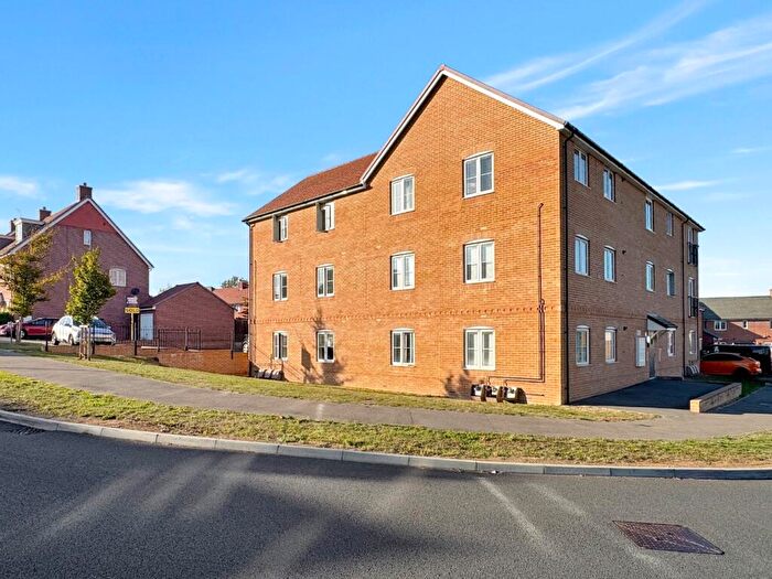 2 Bedroom Apartment For Sale In Cornfield Drive, Gravesend, Kent, DA11