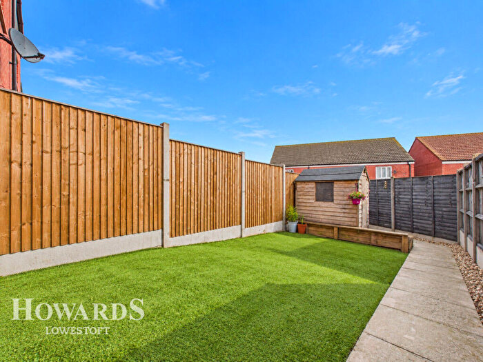 3 Bedroom Terraced House For Sale In Hunton Road, Oulton Broad, NR32
