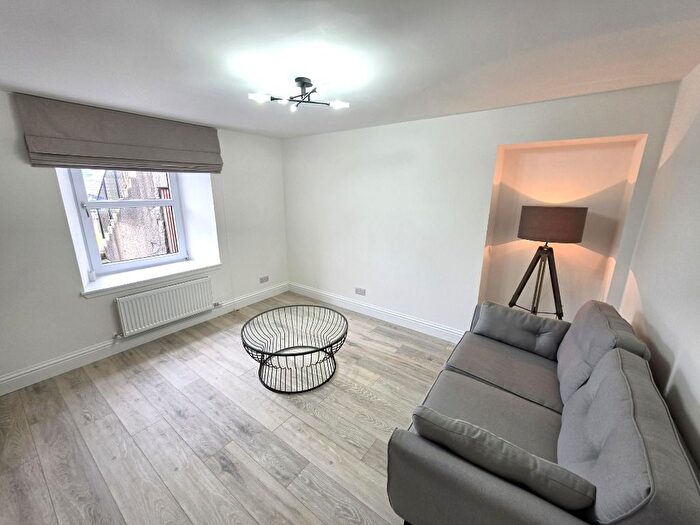 2 Bedroom Flat To Rent In Bank Street, City Centre, Aberdeen, AB11