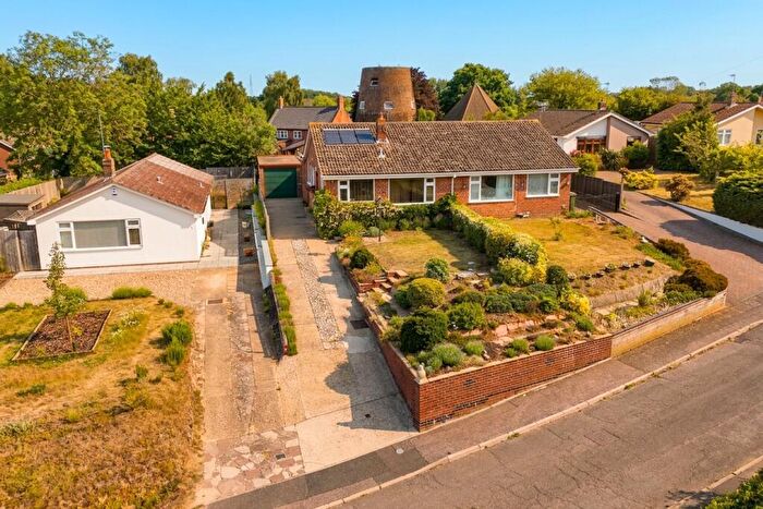 2 Bedroom Semi-Detached Bungalow For Sale In Hampton Avenue, Thurlton, Norwich, NR14