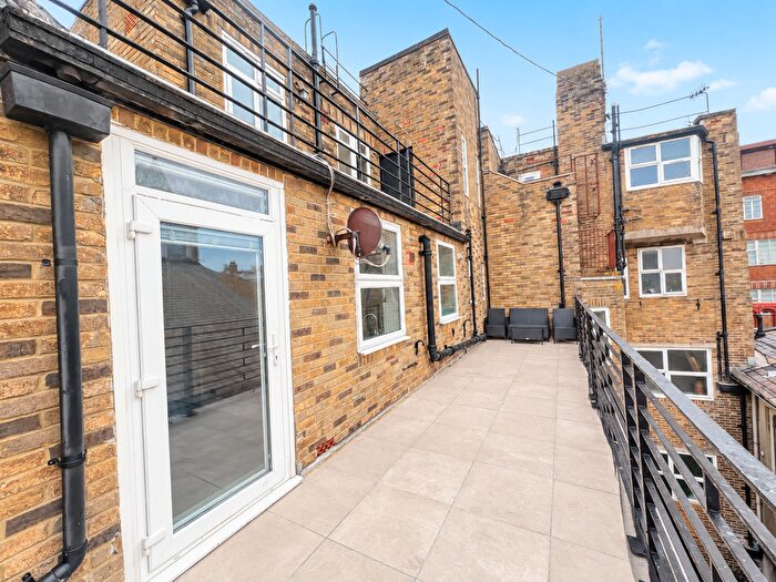 2 Bedroom Flat To Rent In Princes Place, Brighton, BN1