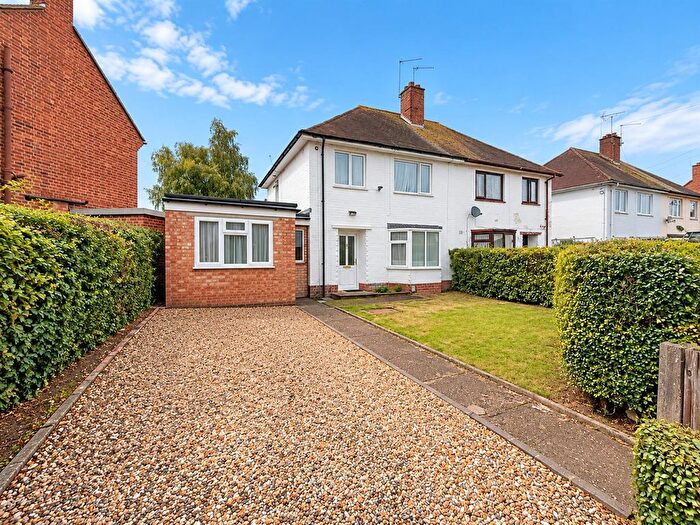 6 Bedroom Semi-Detached House For Sale In Bondfield Avenue, Kingsthorpe, NN2