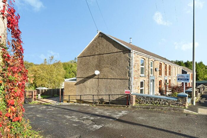 3 Bedroom End Of Terrace House For Sale In Ammanford Road, Tycroes, Ammanford, Carmarthenshire, SA18