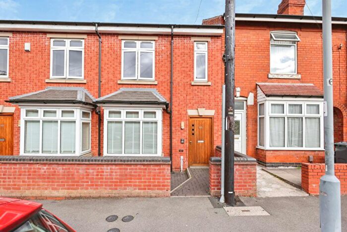 2 Bedroom Flat For Sale In York Road, Kings Heath, Birmingham, B14