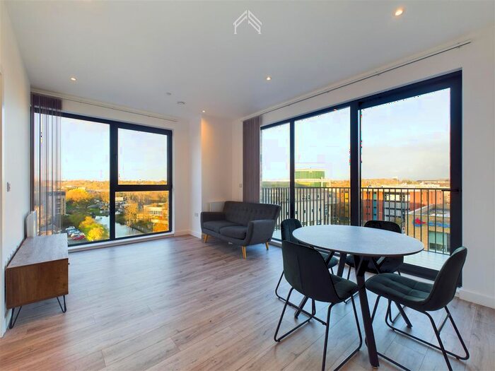 2 Bedroom Flat To Rent In Oxford Road, Uxbridge, UB8