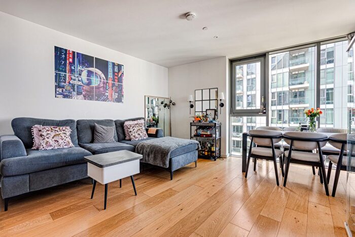 2 Bedroom Flat For Sale In Eastfields Avenue, London, SW18