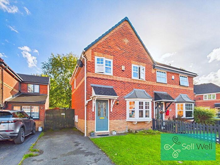 3 Bedroom Semi-Detached House For Sale In Isis Close, Salford, M7
