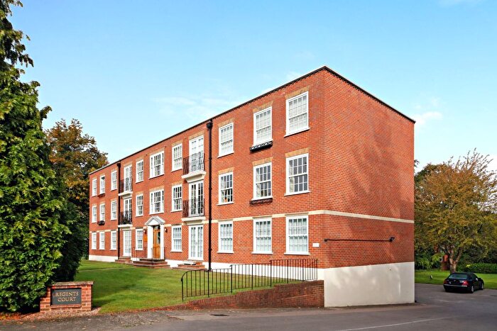 2 Bedroom Flat To Rent In St. Georges Avenue, Weybridge, KT13