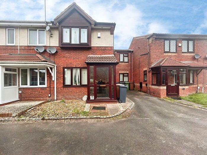 2 Bedroom End Of Terrace House For Sale In Osborne Drive, Darlaston, Wednesbury, West Midlands, WS10
