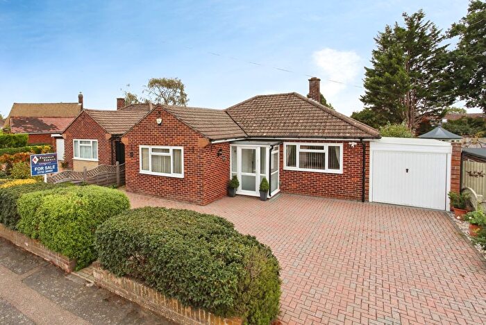 2 Bedroom Detached House For Sale In Orchard Drive, Tonbridge, Kent, TN10
