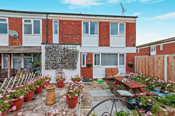 3 Bedroom End Of Terrace House For Sale In Beaconsfields, Seasalter, Whitstable, CT5