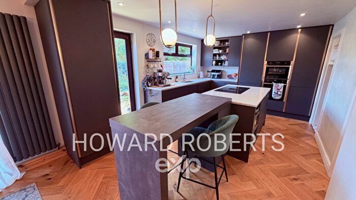 4 Bedroom Detached House For Sale In Ridge Way, Penwortham, PR1