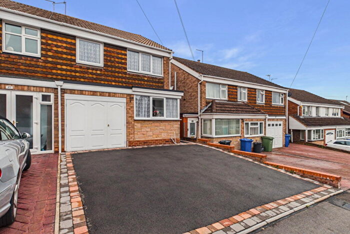 3 Bedroom Semi-Detached House For Sale In Calewood Road, Brierley Hill, DY5