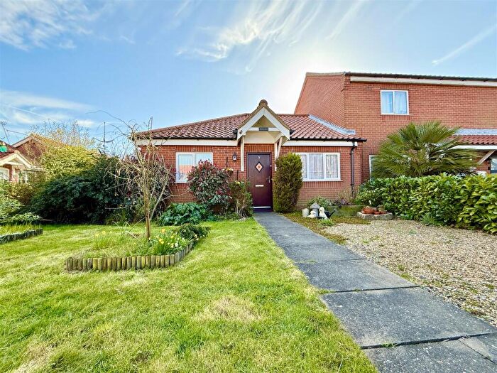 2 Bedroom Semi-Detached Bungalow For Sale In Limes Road, Catfield, NR29