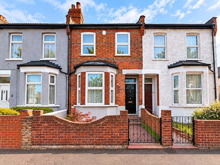 2 Bedroom House For Sale In Leyton Green Road, London, E10