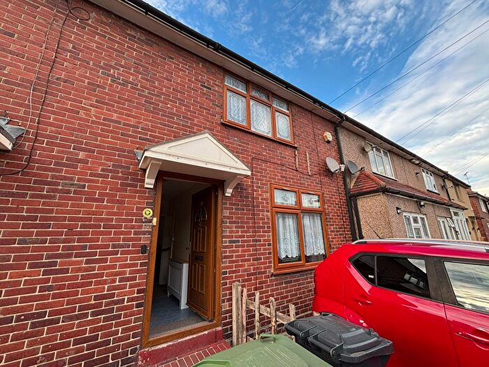 3 Bedroom Detached House To Rent In Porters Avenue, Becontree, Dagenham, RM8