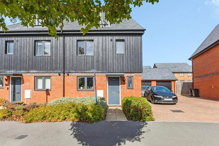 4 Bedroom Semi-Detached House For Sale In Princess Marina Drive, Arborfield Green, Reading, RG2