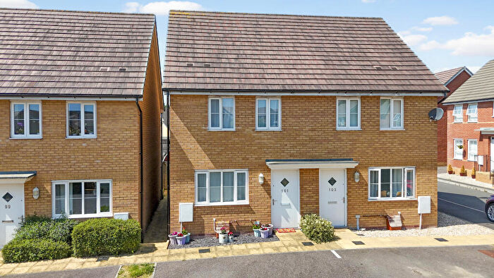 2 Bedroom Semi-Detached House For Sale In Greystone Walk, Cullompton, Devon, EX15